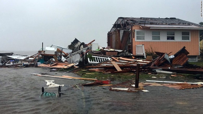 ai2_cdn_cnn.com_cnnnext_dam_assets_170826112915_13_hurricane_harvey_0826_rockport_exlarge_169.jpg.312f62f95e85f53b82413eee54fdfeb5.jpg