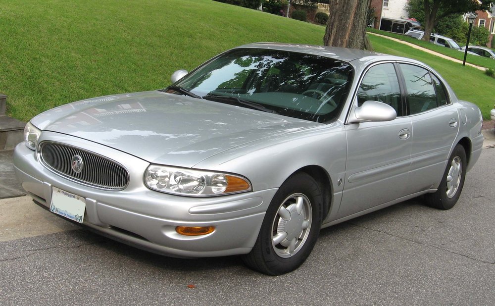 aupload.wikimedia.org_wikipedia_commons_2_26_2000_2005_Buick_LeSabre_Custom.thumb.jpg.3c76126e8b98367b6e1a28bfad9b9c06.jpg