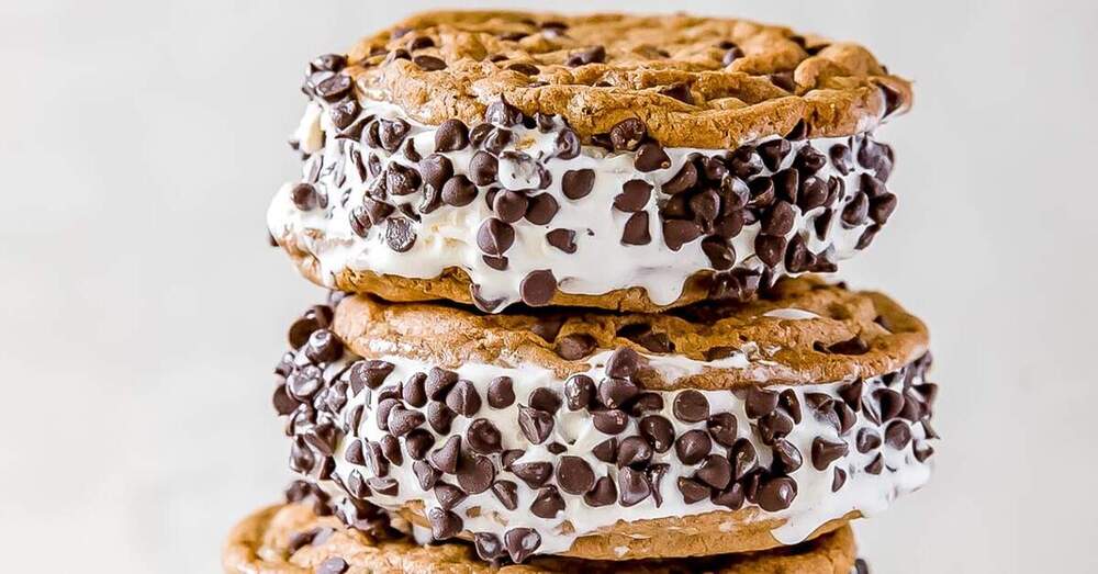 chocolate-chip-cookie-ice-cream-sandwich-open-graph-image.jpg
